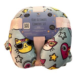 Wolf Essentials NWT Kitty and Hearts Adorable Kids Ultimate Comfort Set